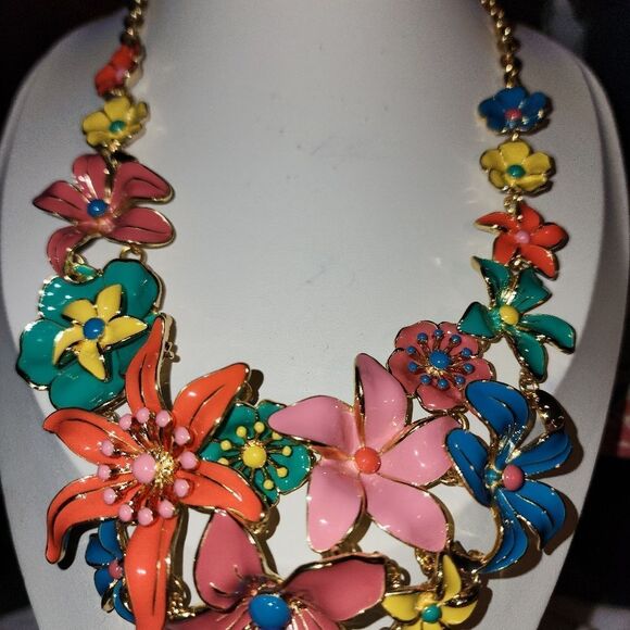 Talbots Floral Multicolor Gold Tone Necklace 21" NWT - Picture 3 of 7